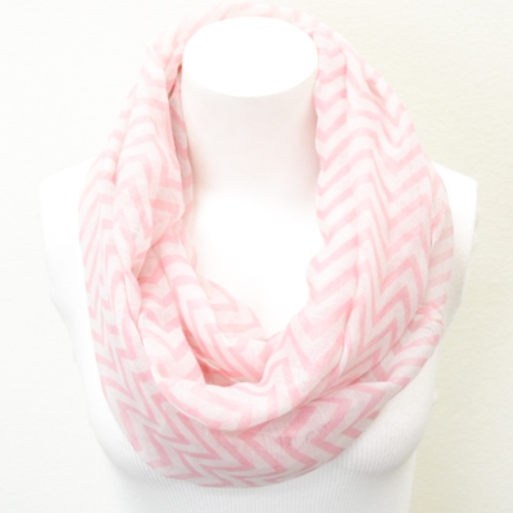 New Boutique Pink & White Chevron Infinity Scarf